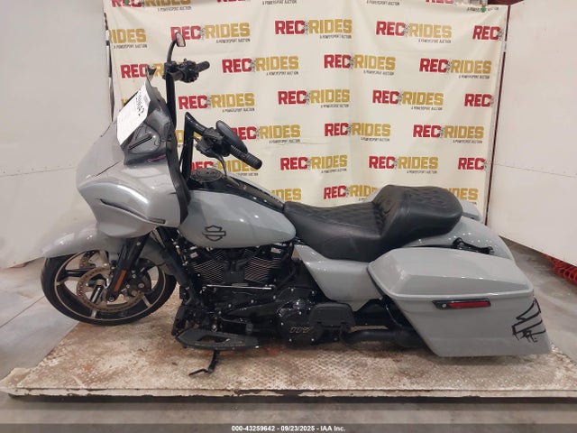 1HD1KB713RB633617 Harley-Davidson FLHX