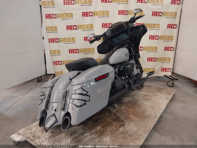 2024 HARLEY-DAVIDSON FLHX 1HD1KB713RB633617 Photo 3