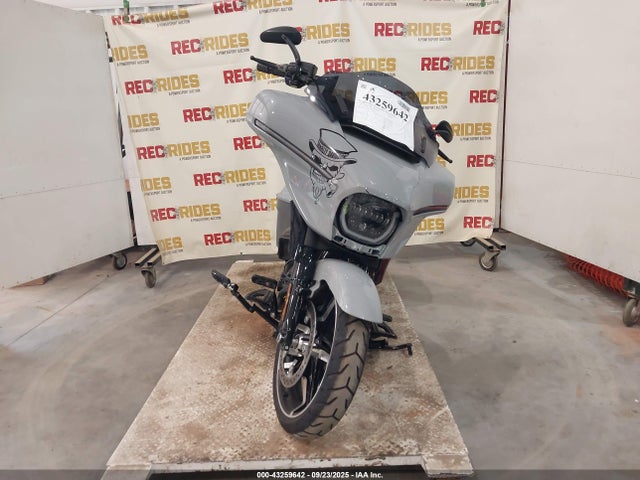 2024 HARLEY-DAVIDSON FLHX 1HD1KB713RB633617 Photo 4