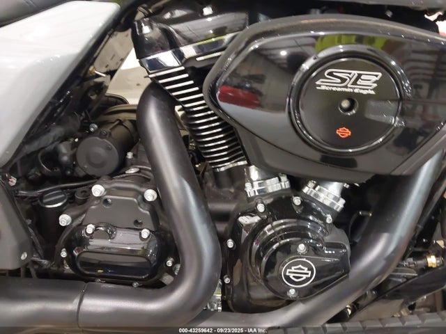 2024 HARLEY-DAVIDSON FLHX 1HD1KB713RB633617 Photo 7