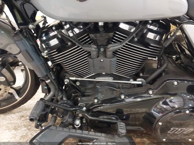 2024 HARLEY-DAVIDSON FLHX 1HD1KB713RB633617 Photo 8