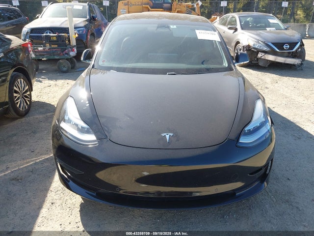Tesla 2018 2018 5YJ3E1EB3JF077110 Image 11