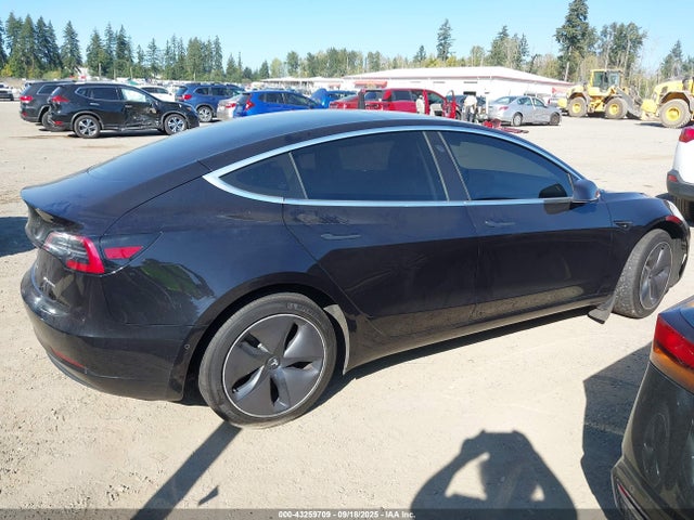 Tesla 2018 2018 5YJ3E1EB3JF077110 Image 12