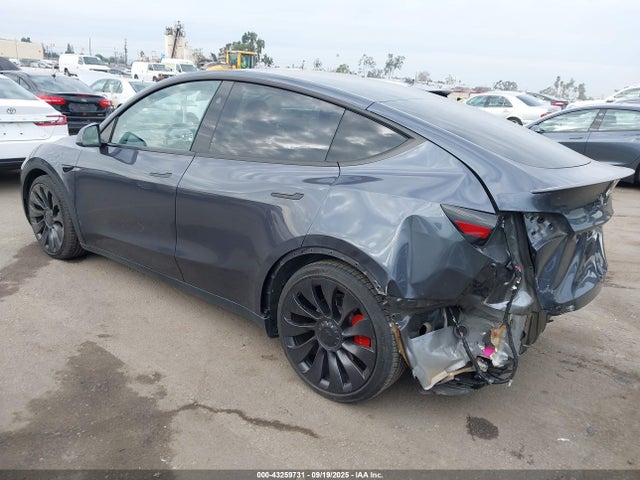 2023 TESLA MODEL Y 7SAYGDEF2PF864243 Photo 2