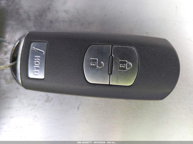 JM1BM1U71G1276900 Mazda pe