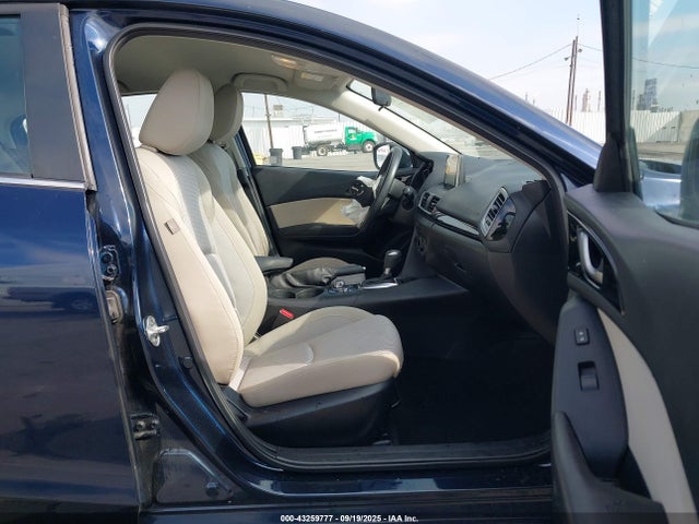 JM1BM1U71G1276900 Mazda pe