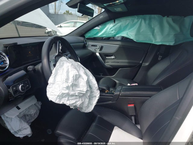 W1K3G4EB0LJ209186 Mercedes-Benz A 220
