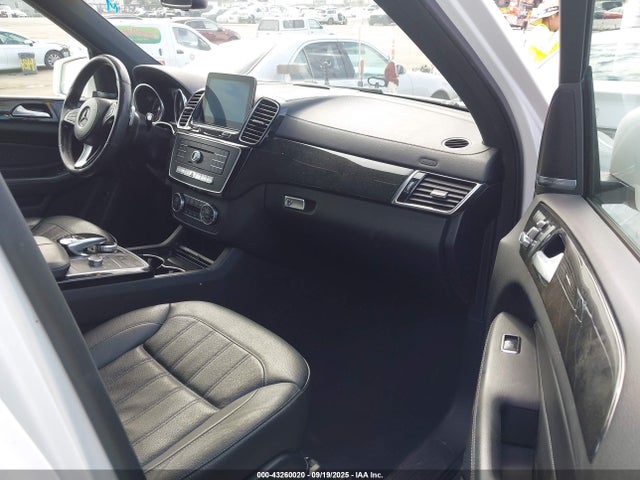 4JGDF6EE9HA943836 Mercedes-Benz m276