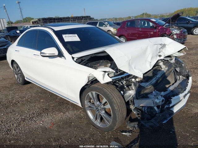 43260260 :رقم المزاد ، 55SWF4JB3JU241794 vin ، 2018 Mercedes-benz C 300 مزاد بيع