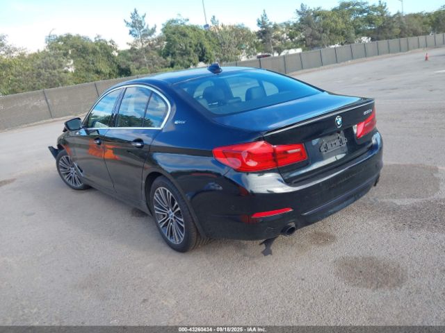 2018 BMW 530E WBAJA9C57JB033691 Photo 2
