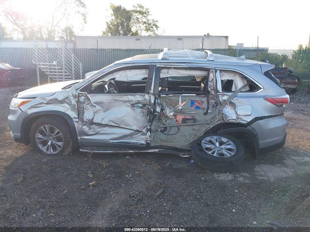 Toyota 2gr-fe 2015 5TDJKRFH7FS207572 Image 14