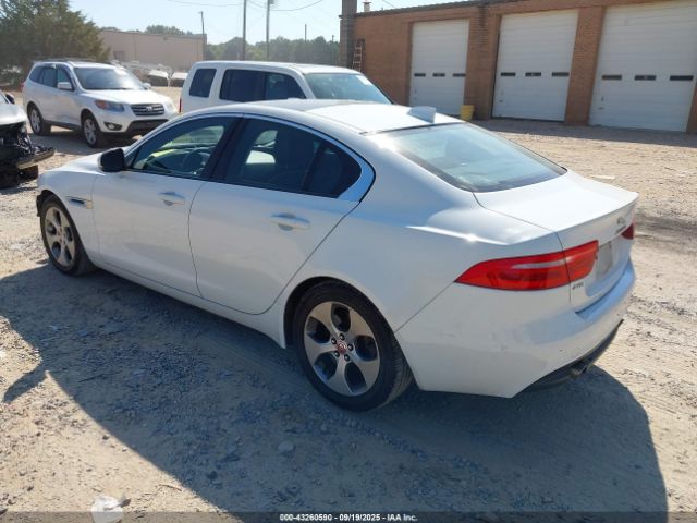 2018 JAGUAR XE SAJAR4FX7JCP35825 Photo 2