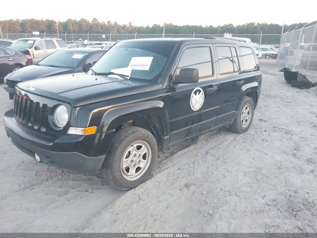 Jeep 2015 2015 1C4NJPBA6FD179356 Image 2