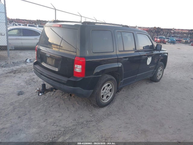 Jeep 2015 2015 1C4NJPBA6FD179356 Image 4