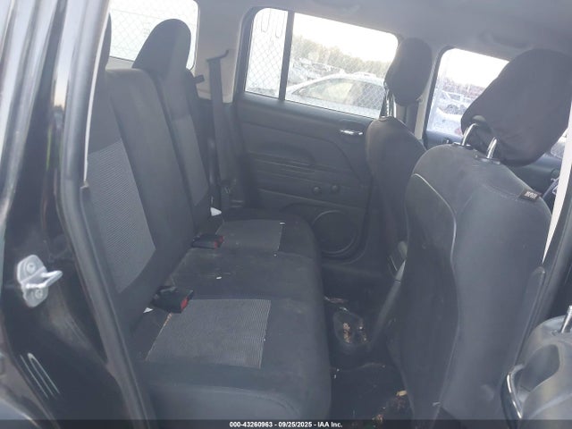 Jeep 2015 2015 1C4NJPBA6FD179356 Image 8