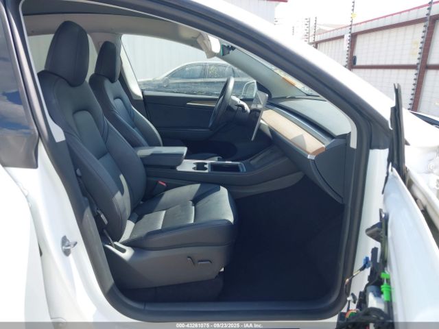 2023 TESLA MODEL Y 7SAYGDEE6PA078790 Photo 4