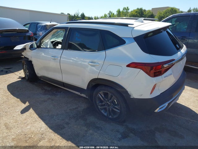2023 KIA SELTOS KNDEU2AA6P7397633 Photo 2