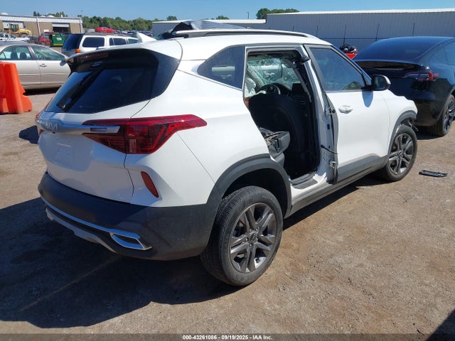 2023 KIA SELTOS KNDEU2AA6P7397633 Photo 3