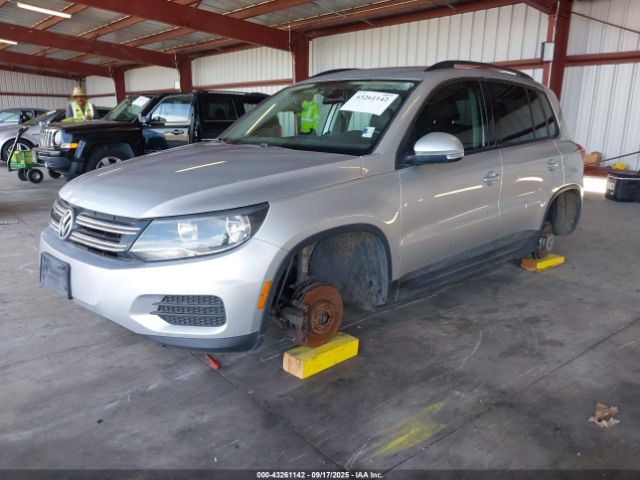 2016 VOLKSWAGEN TIGUAN WVGAV7AXXGW604569 Photo 1