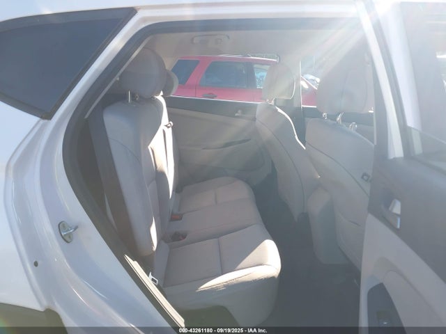 Hyundai TUCSON SE 2017 KM8J3CA46HU517852 Image 8