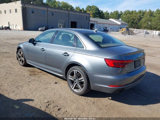 2017 AUDI A4 WAUENAF45HN063954 Photo 2