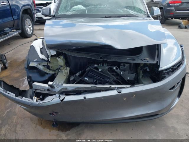 2026 TESLA MODEL Y 7SAYGDEE9TA455316 Photo 5