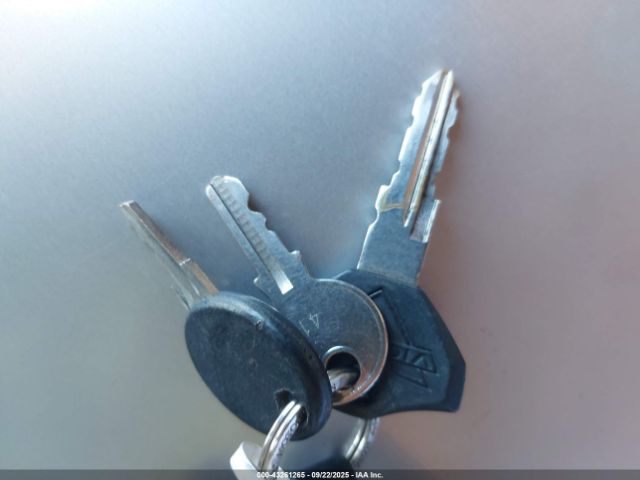 2017 VICTORY MOTORCYCLES OCTANE 5VPFTB009H3000880 Photo 10