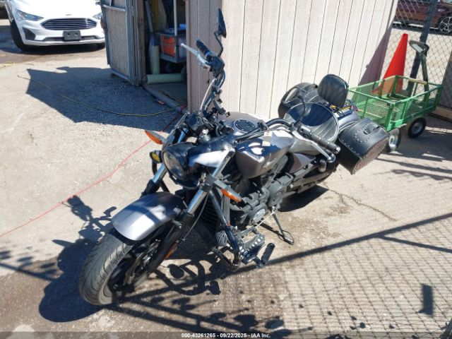 2017 VICTORY MOTORCYCLES OCTANE 5VPFTB009H3000880 Photo 1