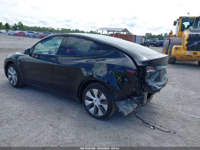 2021 TESLA MODEL Y 5YJYGAEE8MF207493 Photo 2