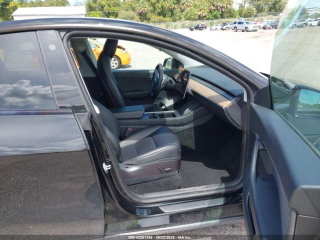 2021 TESLA MODEL Y 5YJYGAEE8MF207493 Photo 4