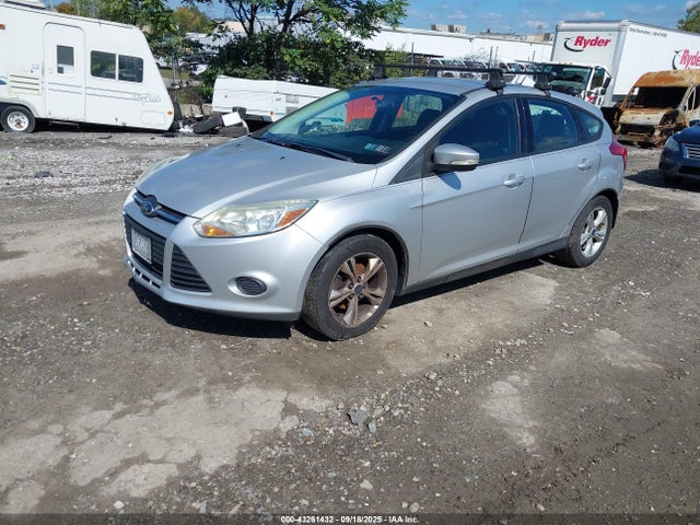 Ford 2014 2014 1FADP3K26EL333019 Image 2