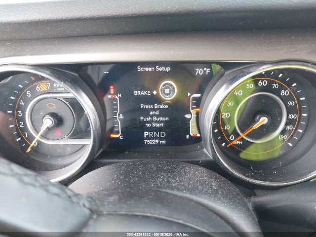 1C4HJXDN9JW332791 Jeep Wrangler Unlimited Sport S 4x4