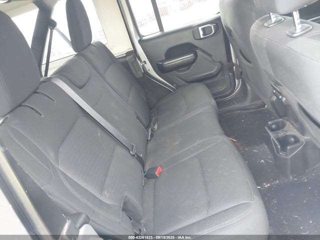 1C4HJXDN9JW332791 Jeep Wrangler Unlimited Sport S 4x4