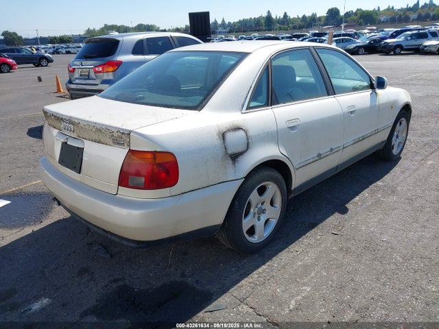 1998 AUDI A4 WAUED68D8WA004673 Photo 3