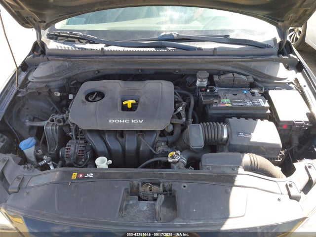 5NPD84LF8HH121018 Hyundai Elantra