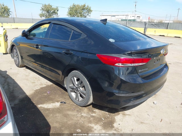 5NPD84LF8HH121018 Hyundai Elantra