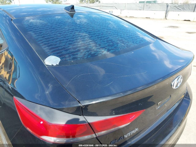 5NPD84LF8HH121018 Hyundai Elantra