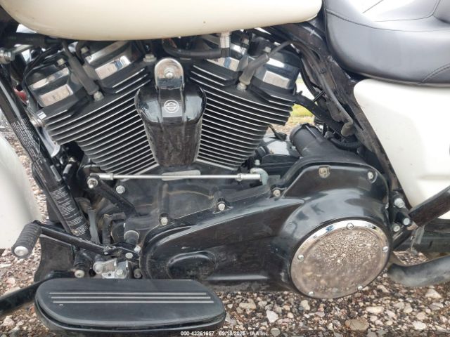 2018 HARLEY-DAVIDSON FLTRXS 1HD1KTC12JB677169 Photo 8