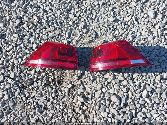 3VWH17AU5HM524728 Volkswagen 1.8 tsi