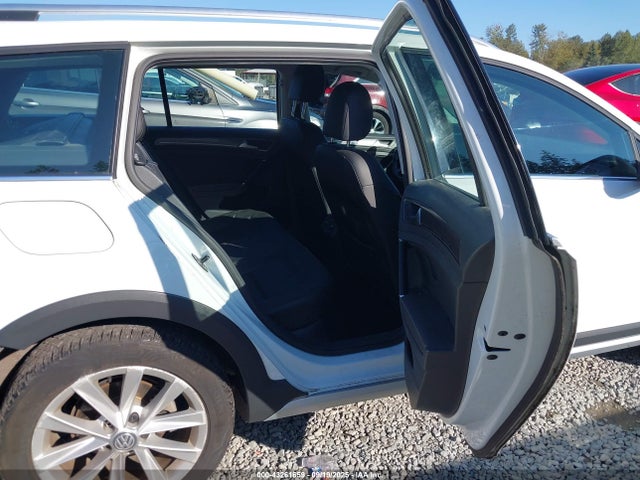 3VWH17AU5HM524728 Volkswagen 1.8 tsi