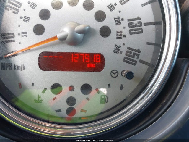 2005 MINI COOPER S WMWRH33475TF82636 Photo 6