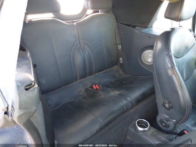 2005 MINI COOPER S WMWRH33475TF82636 Photo 7