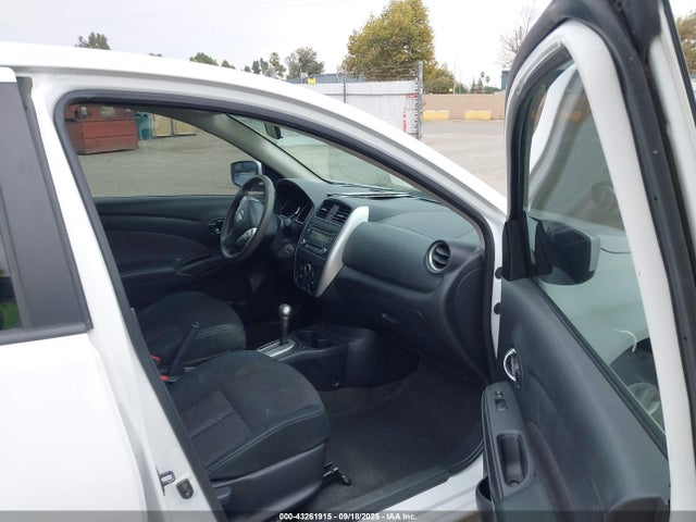 3N1CN7AP3GL819992 Nissan 2016