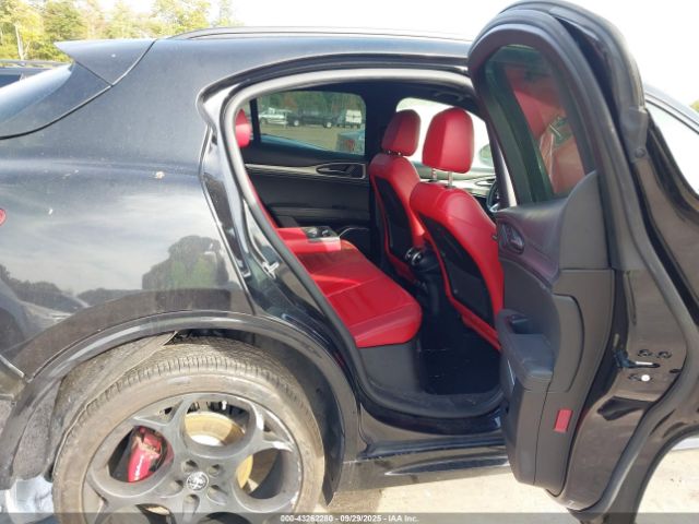2022 ALFA ROMEO STELVIO ZASPAKBN0N7D25107 Photo 7