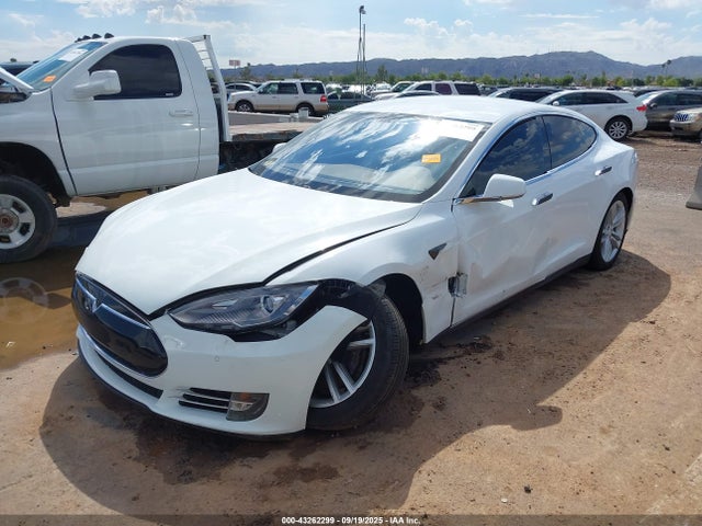 2014 TESLA MODEL S 5YJSA1H17EFP41604 Photo 1