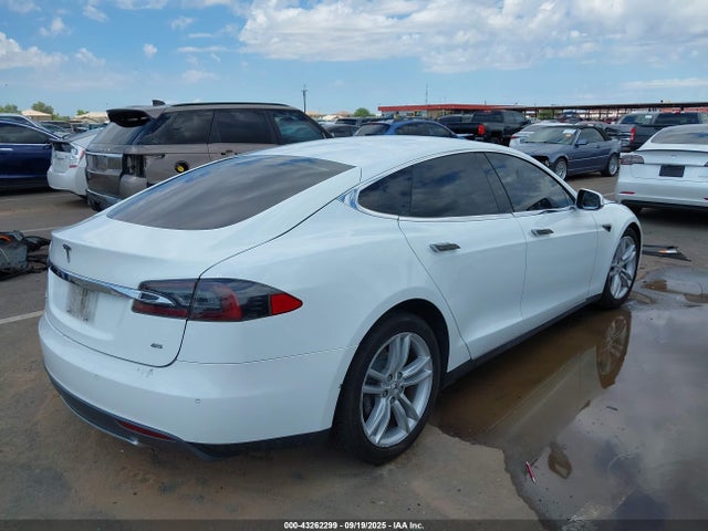 2014 TESLA MODEL S 5YJSA1H17EFP41604 Photo 3