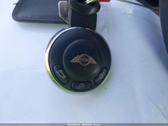 2011 MINI COOPER S WMWSV3C59BTY10955 Photo 10