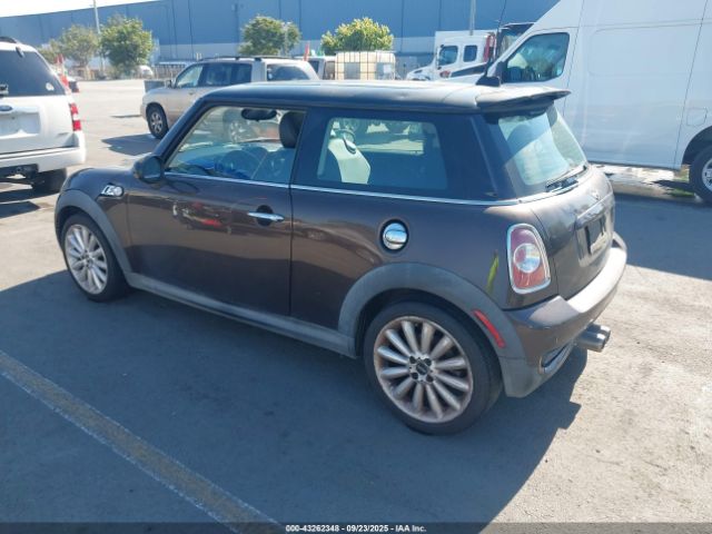 2011 MINI COOPER S WMWSV3C59BTY10955 Photo 2