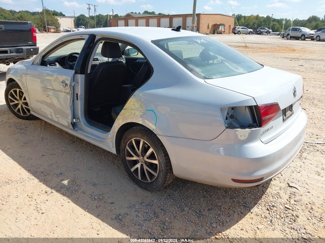 2017 VOLKSWAGEN JETTA 3VWDB7AJ7HM323415 Photo 2