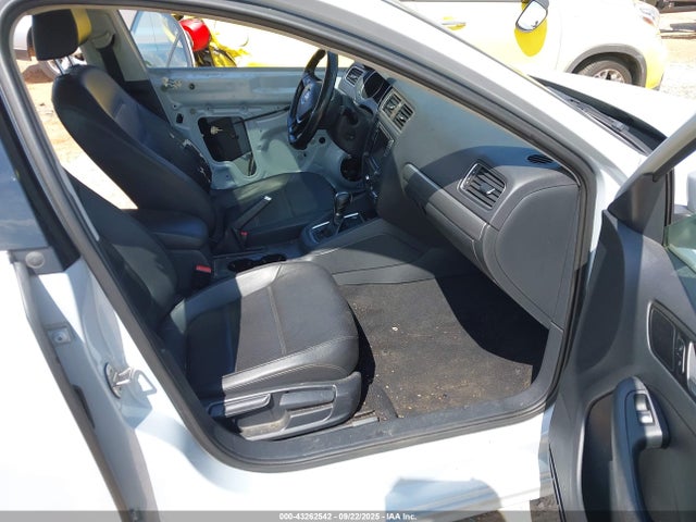 2017 VOLKSWAGEN JETTA 3VWDB7AJ7HM323415 Photo 4